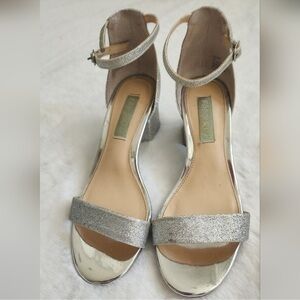 Betsy Johnson Silver Glitter Heel, Size 6.5